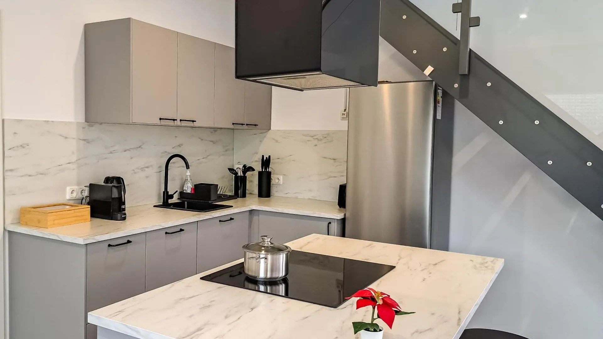 Apartamento Vivo Frankfurt Flughafen Loft Fuer 8 Kelsterbach